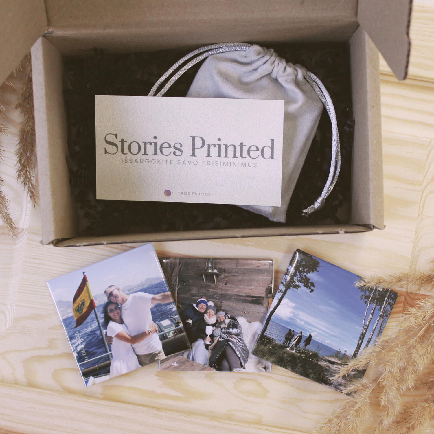 Custom photo magnets for fridge – personalize your favorite memories with high-quality prints.